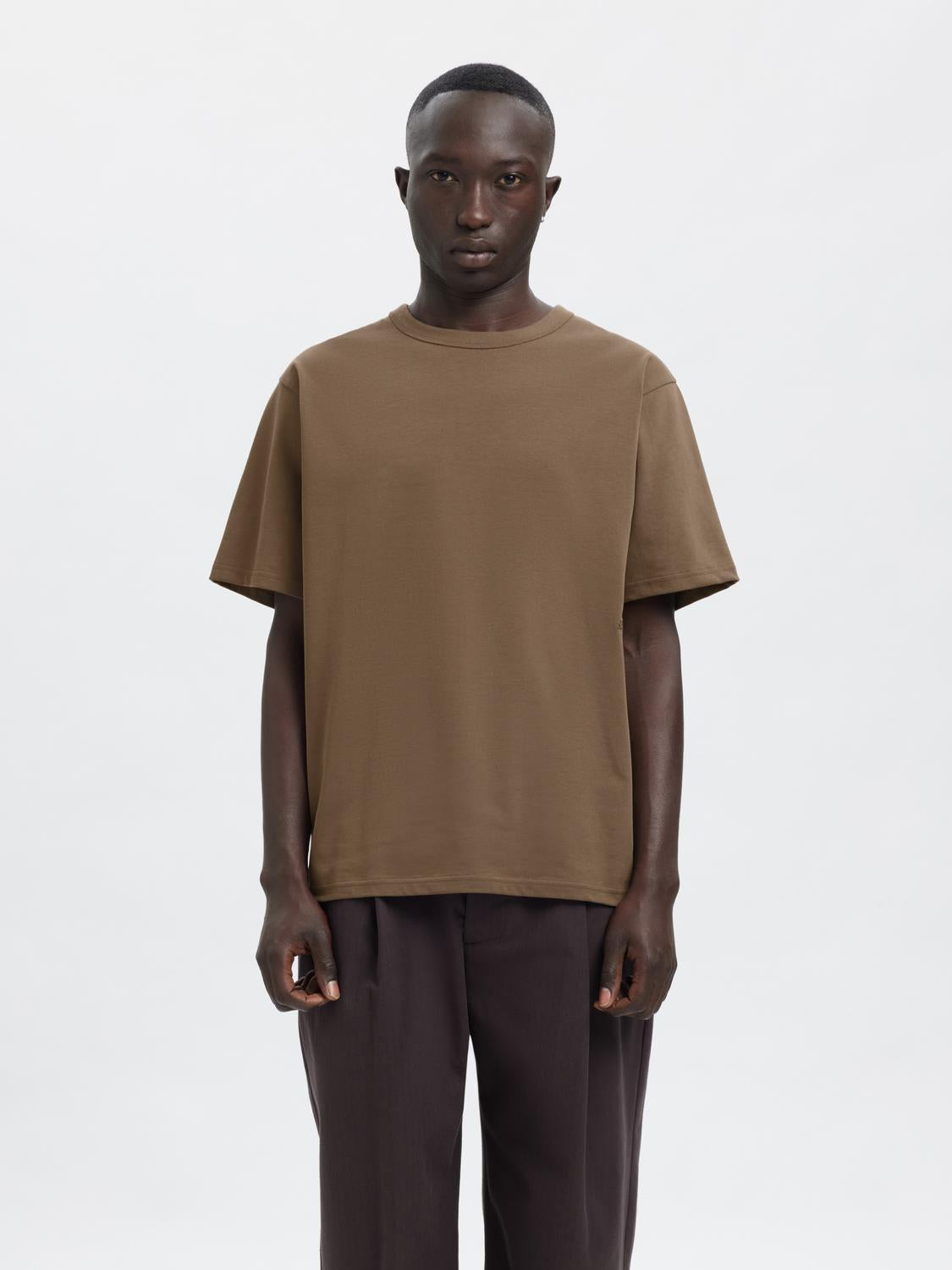 model_shot-front